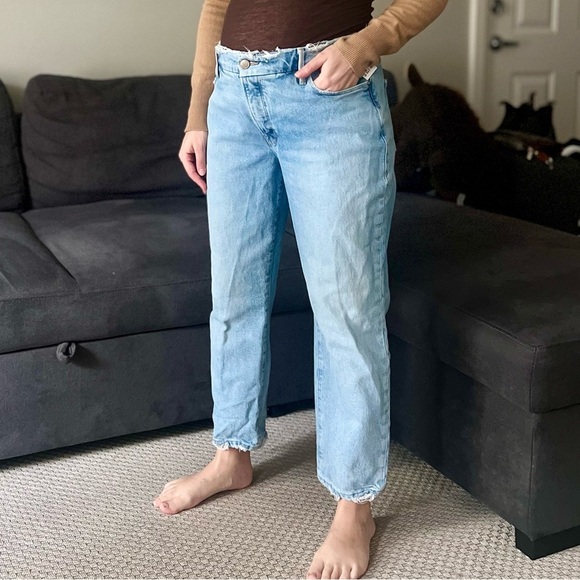 Good American Good High Rise Cropped Girlfriend Straight Jeans - Light Blue - 6 - Picture 2 of 13